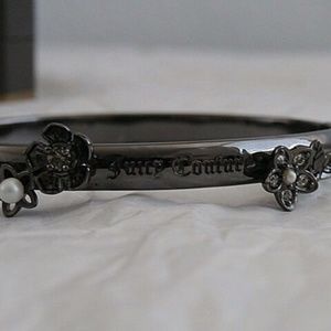 Juicy Couture Three Flower Hinged Black Br…